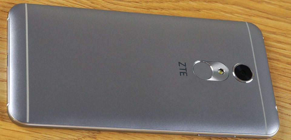 ZTE Blade A910 Dual SIM Mobile Phone